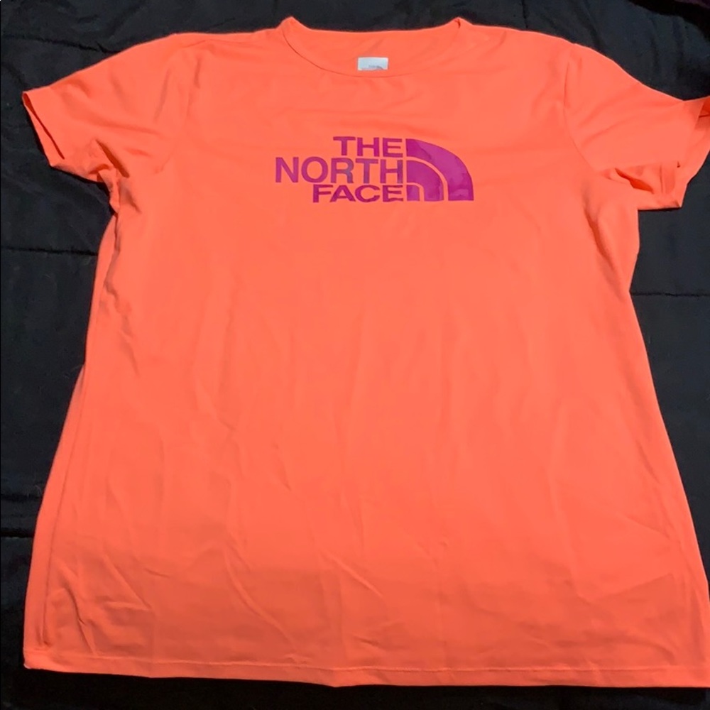 Women’s North Face shirt